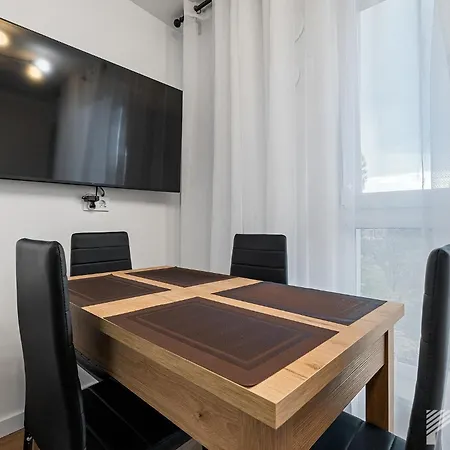 Vis A Vis Comfort By Lookap Garaż, Sauna, Jazzuzi, Basen Sezonowy Łódź